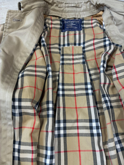Women’s Burberrys Trench Coat Size M