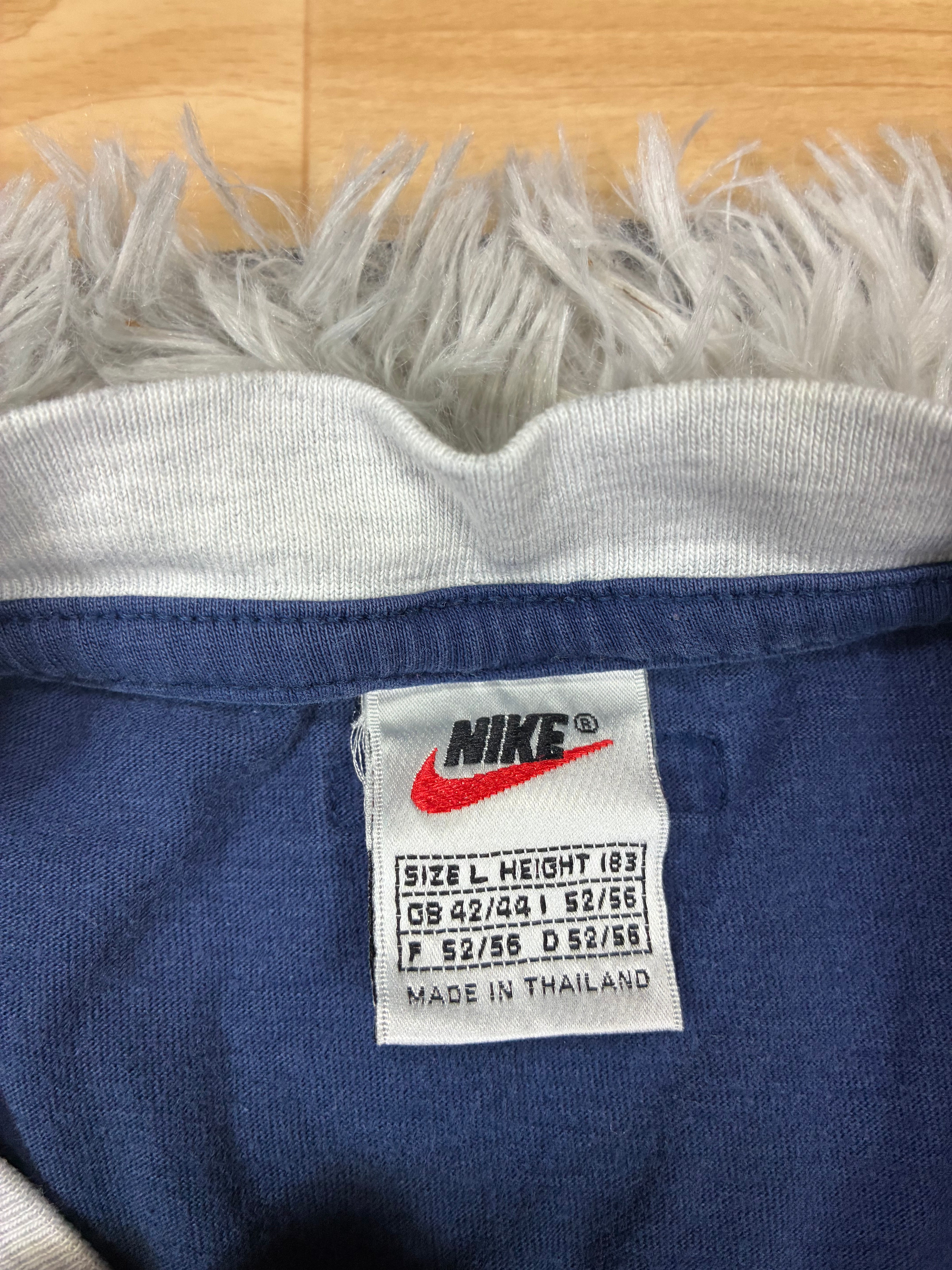 Mens Nike Vintage 90s  T-Shirt  Centre  Logo Size L