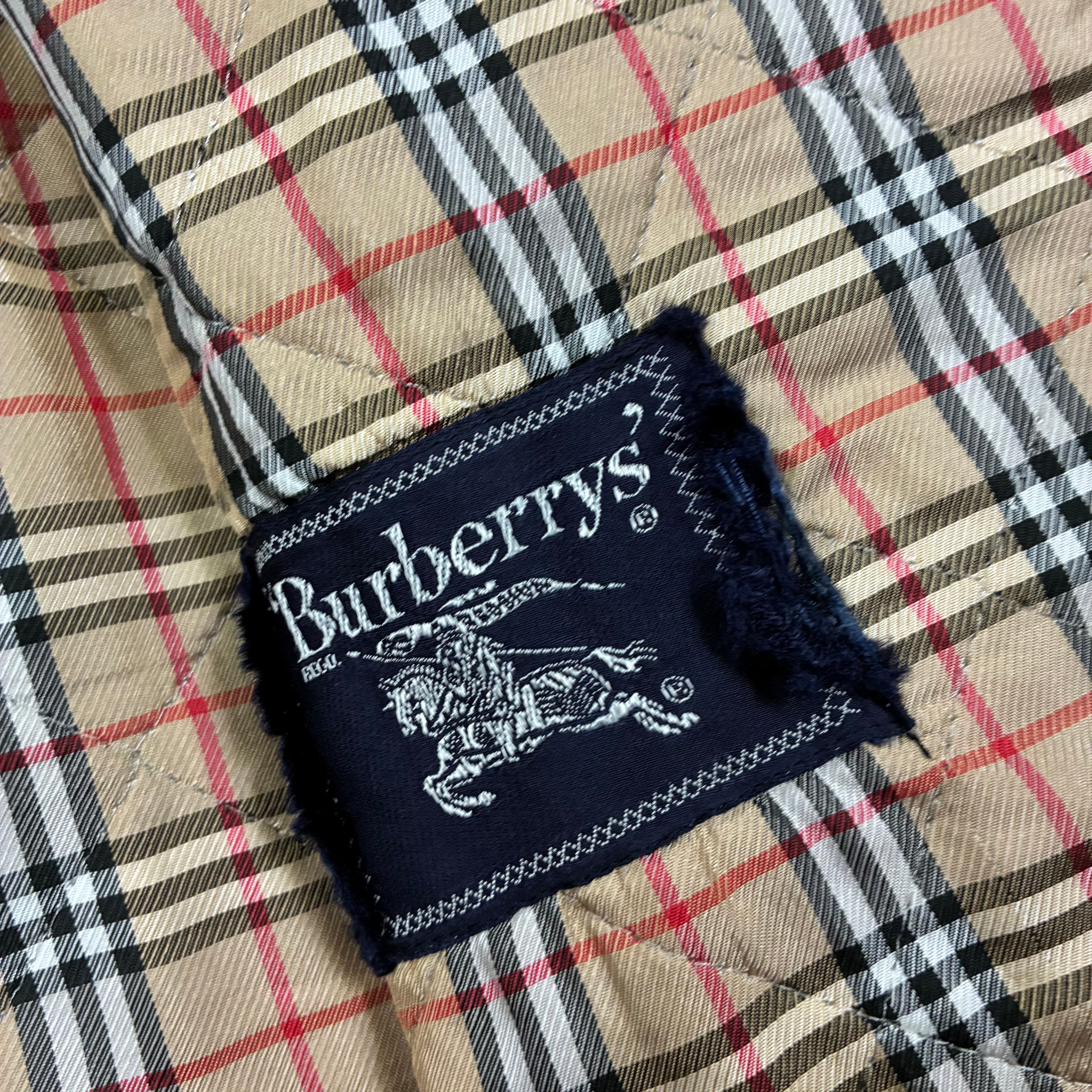 Women’s Burberrys  90s Vintage Quilted Jacket  Waterproof  Size M-L