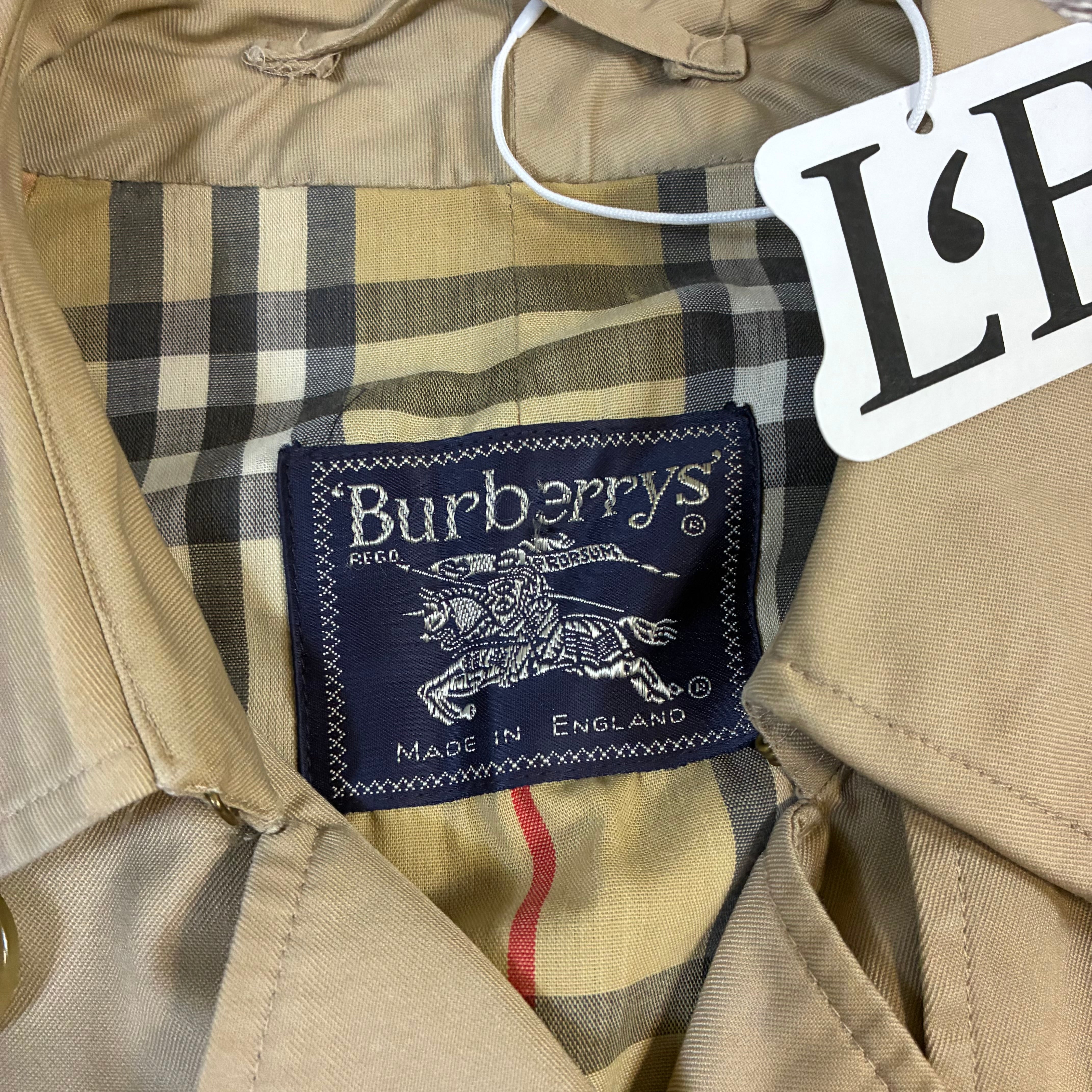 Women’s Burberrys Trenchcoat Size M