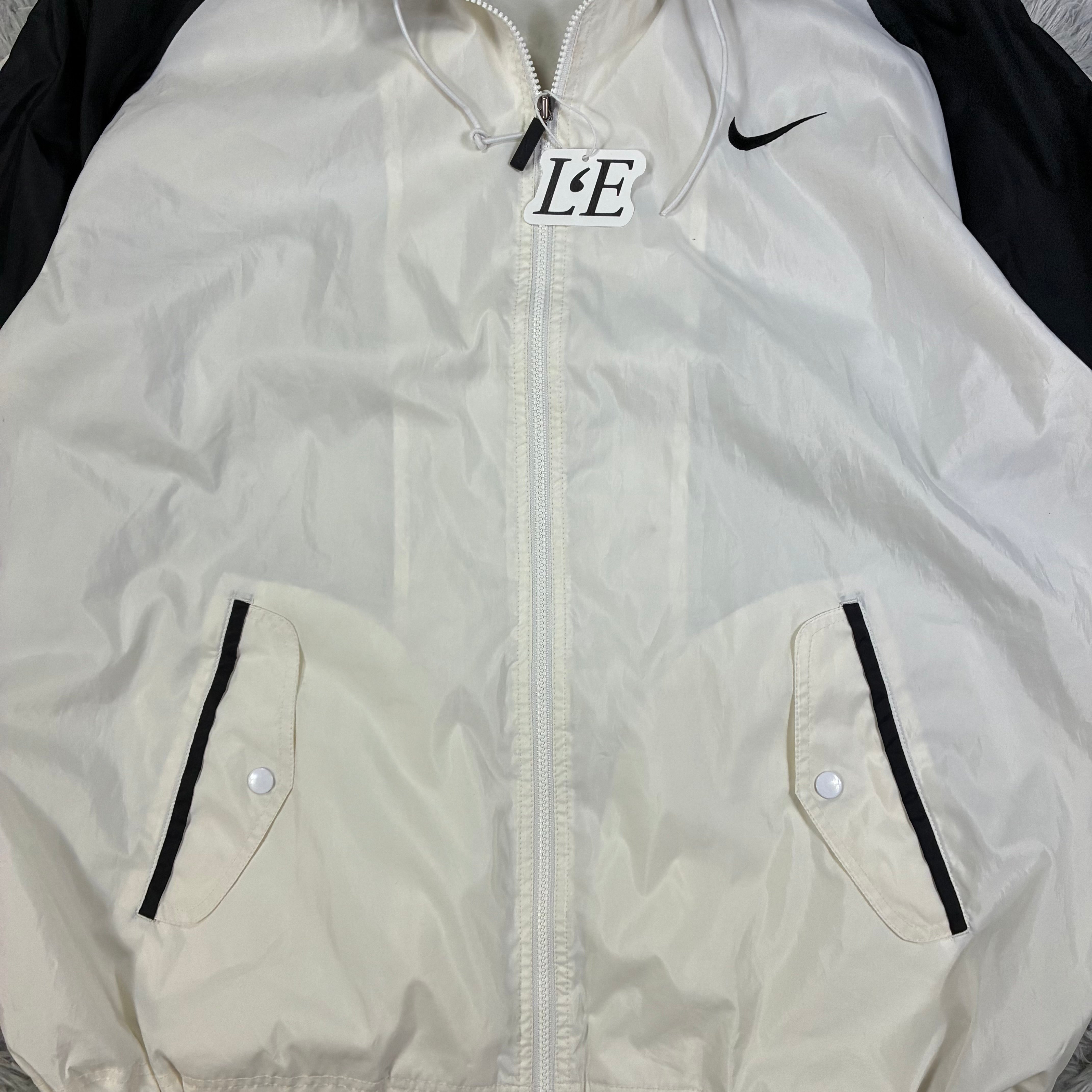 Nike Men’s Vintage 90s  Big Logo, Center Log Jacket  Size XL