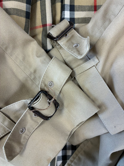 Women’s Burberrys Trench Coat Size M