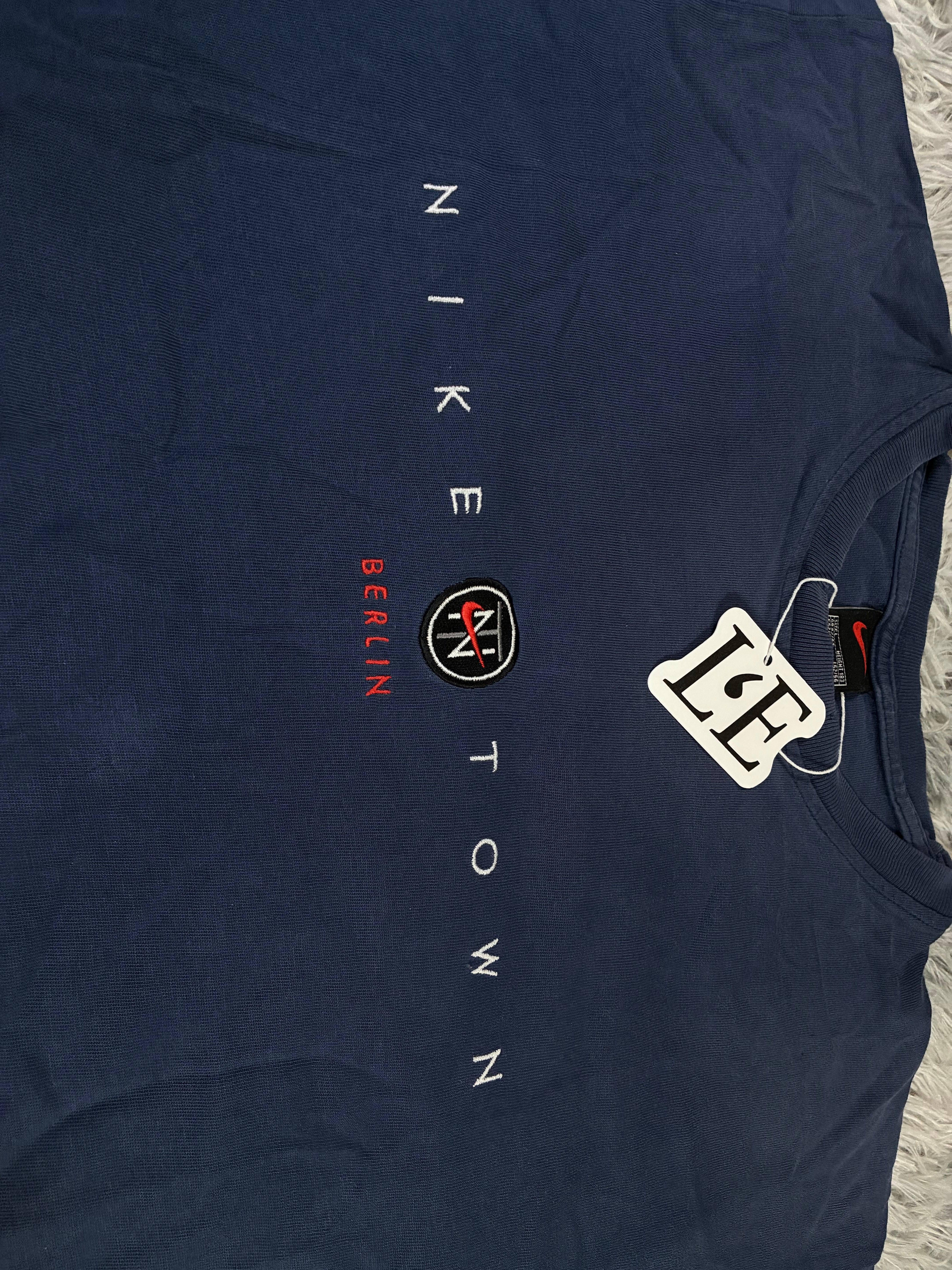Nike Town Berlin T-Shirt Size M-L