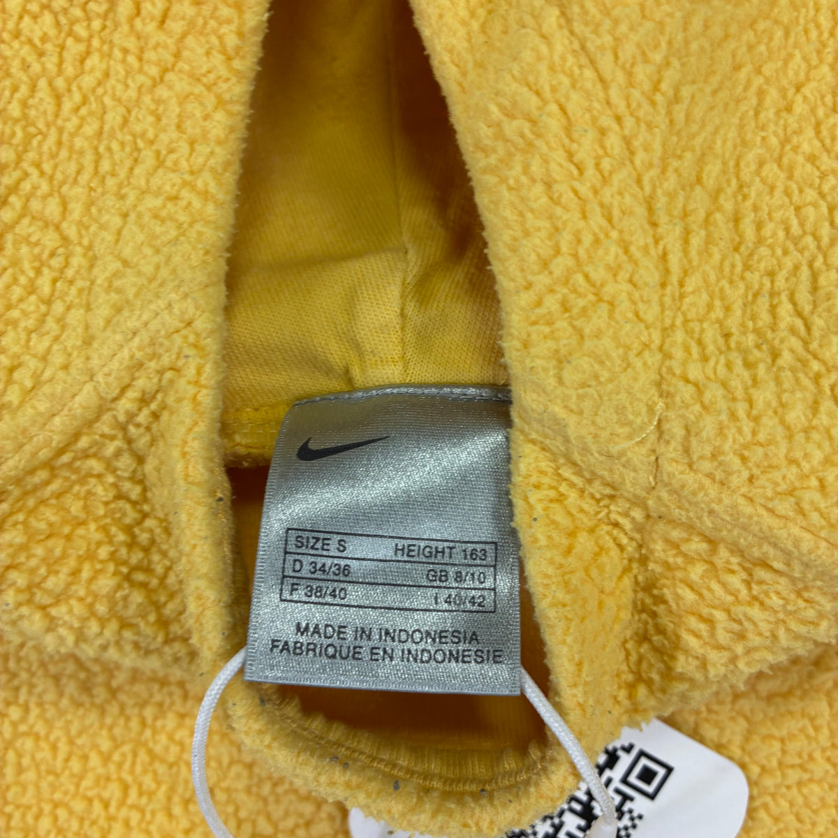 Vintage Nike teddy fleece hood detail