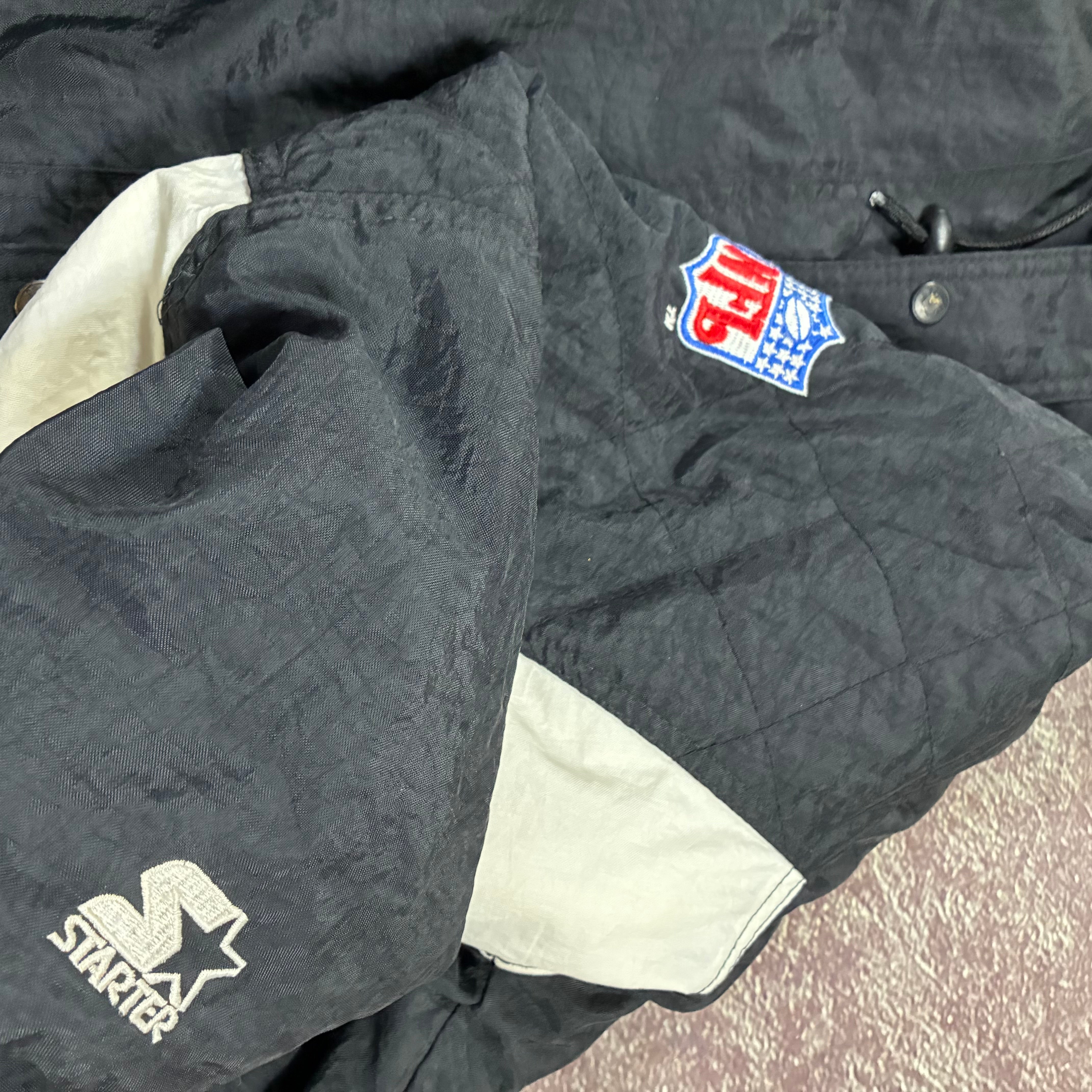 Vintage Women’s 1990s Oakland Raiders Starter NFL American Football Athletic Puffer Jacket Size L