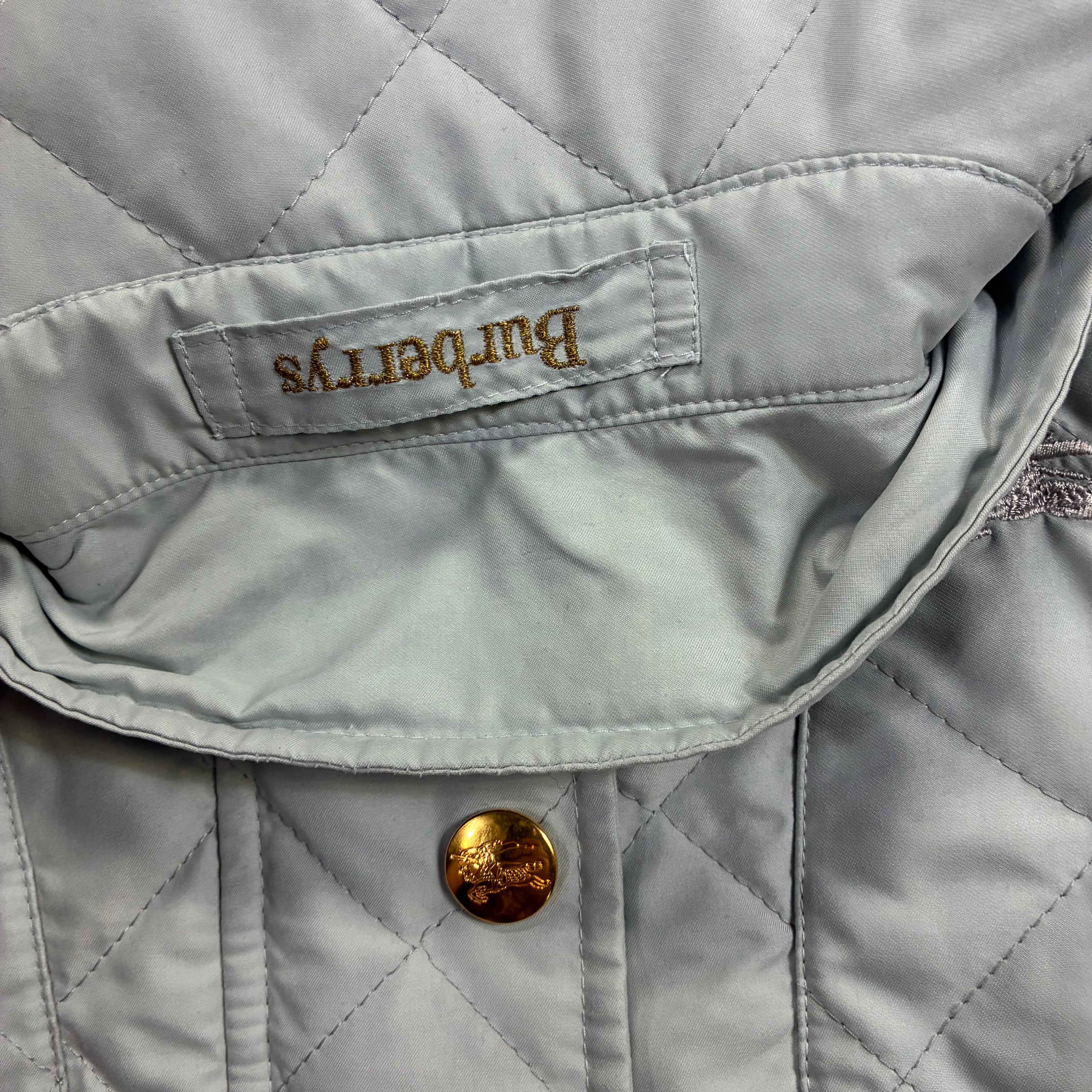 Women’s Burberrys  90s Vintage Quilted Jacket  Waterproof  Size M-L