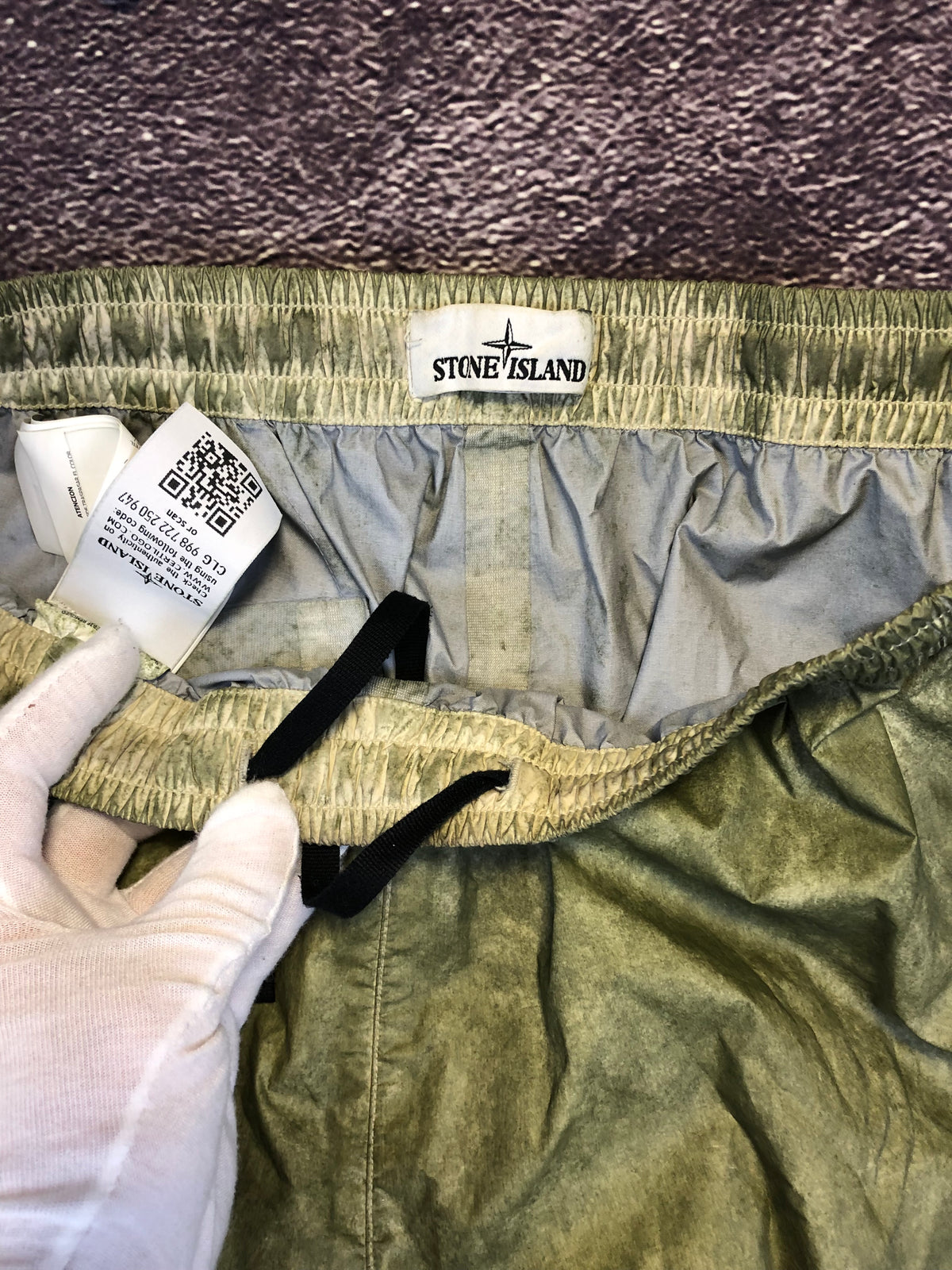 Stone Island Membrana defect close-up — please review