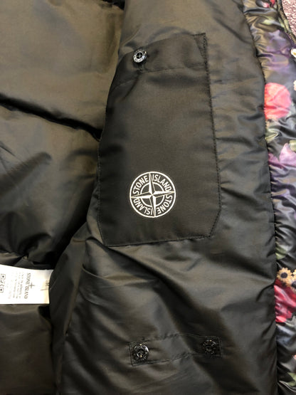 SI x Supreme puffer size tag