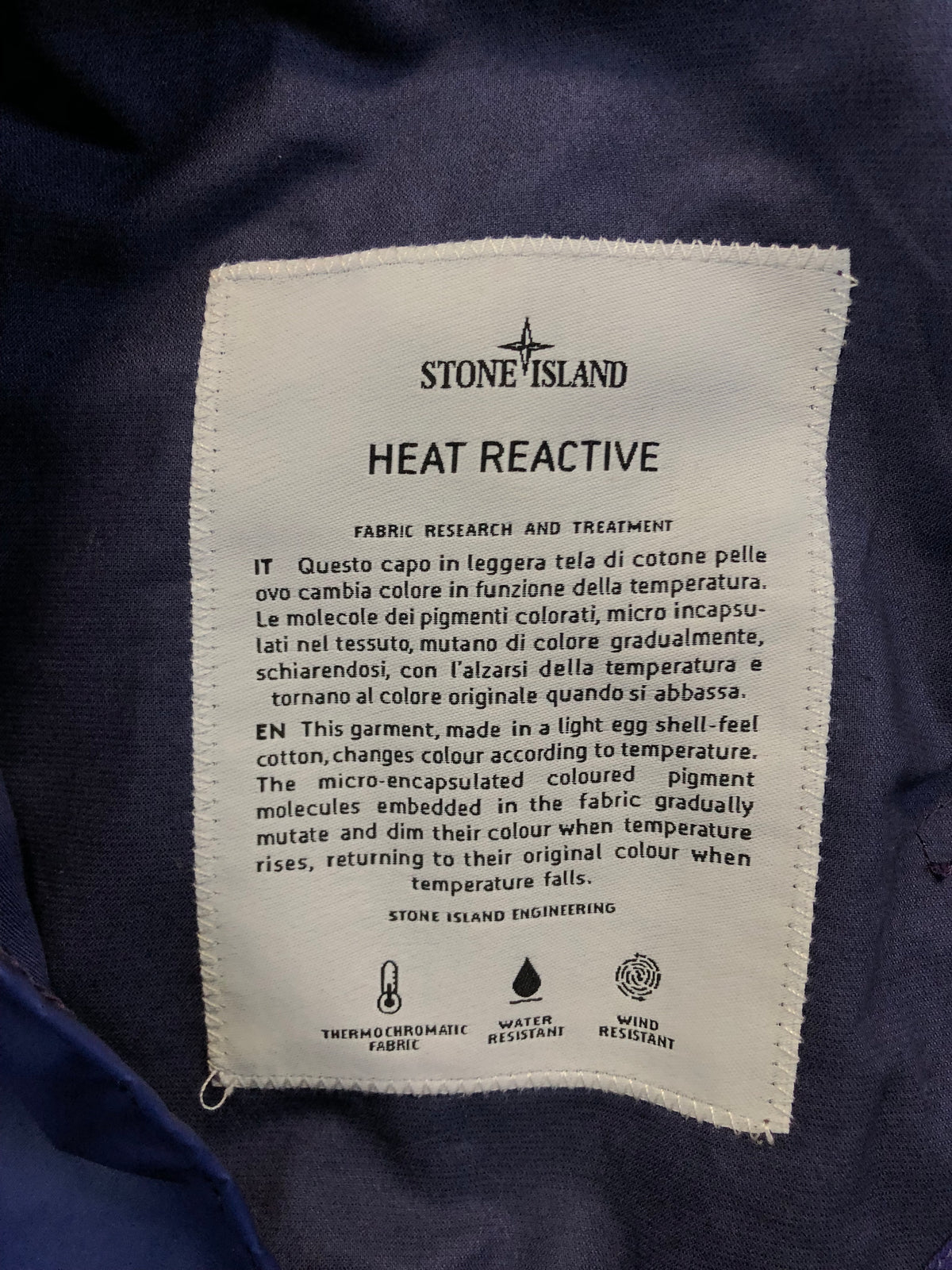 Supreme box logo detail