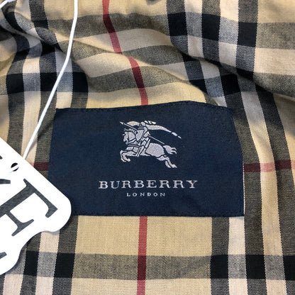 Burberry jacket zipper detail