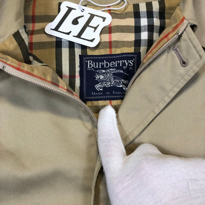 Burberry Harrington collar detail