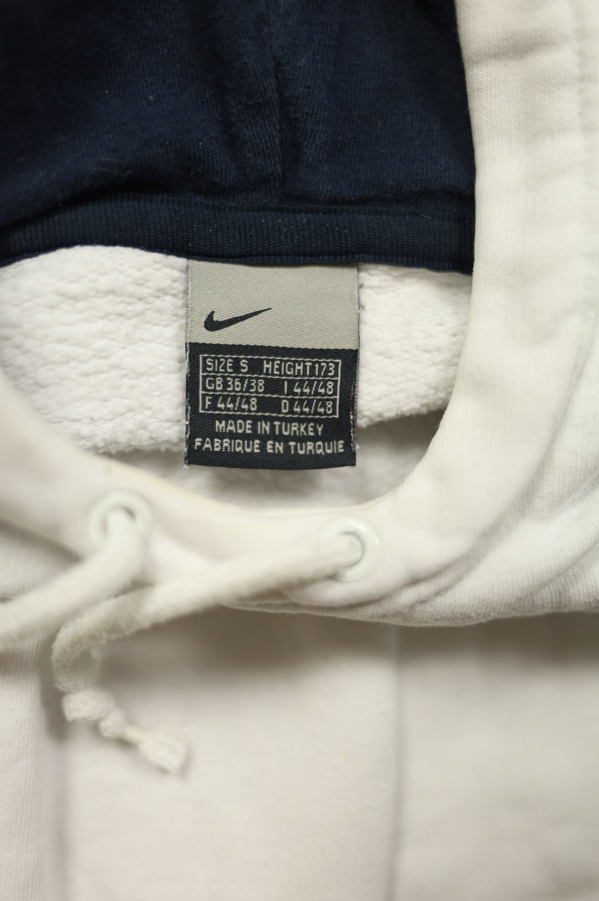 Vintage Nike hoodie size tag