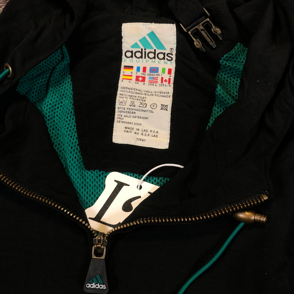Adidas Equipment 1999 hood detail