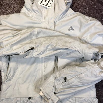 Nike ACG jacket zipper detail
