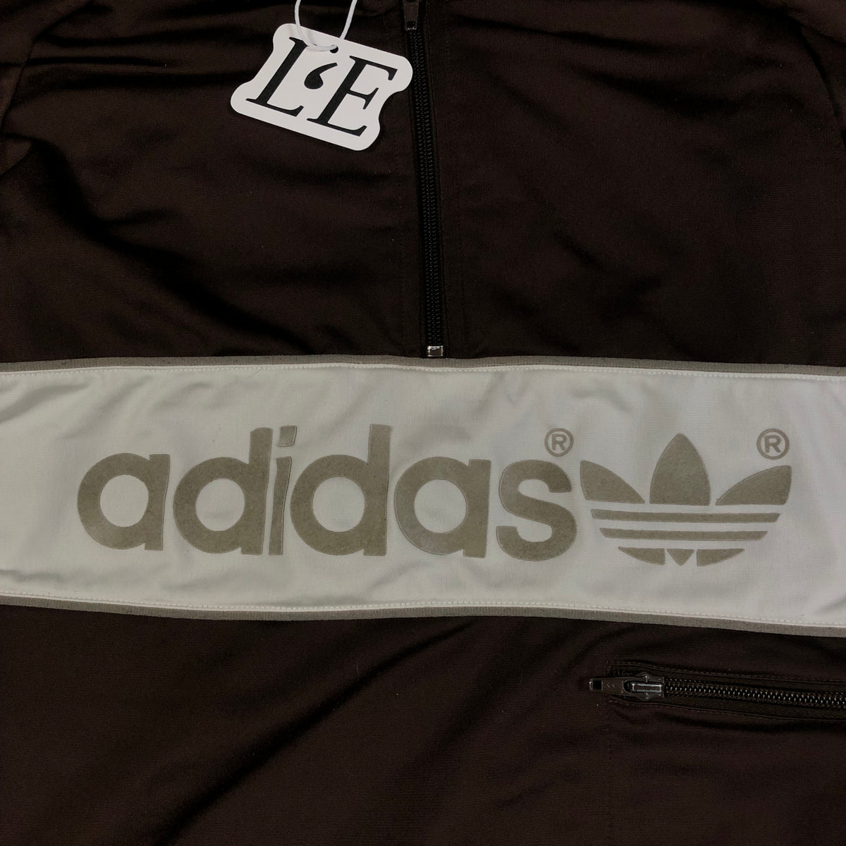 Adidas 2005 trefoil logo detail
