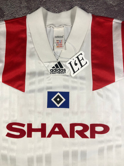 Hamburger SV embroidered crest detail