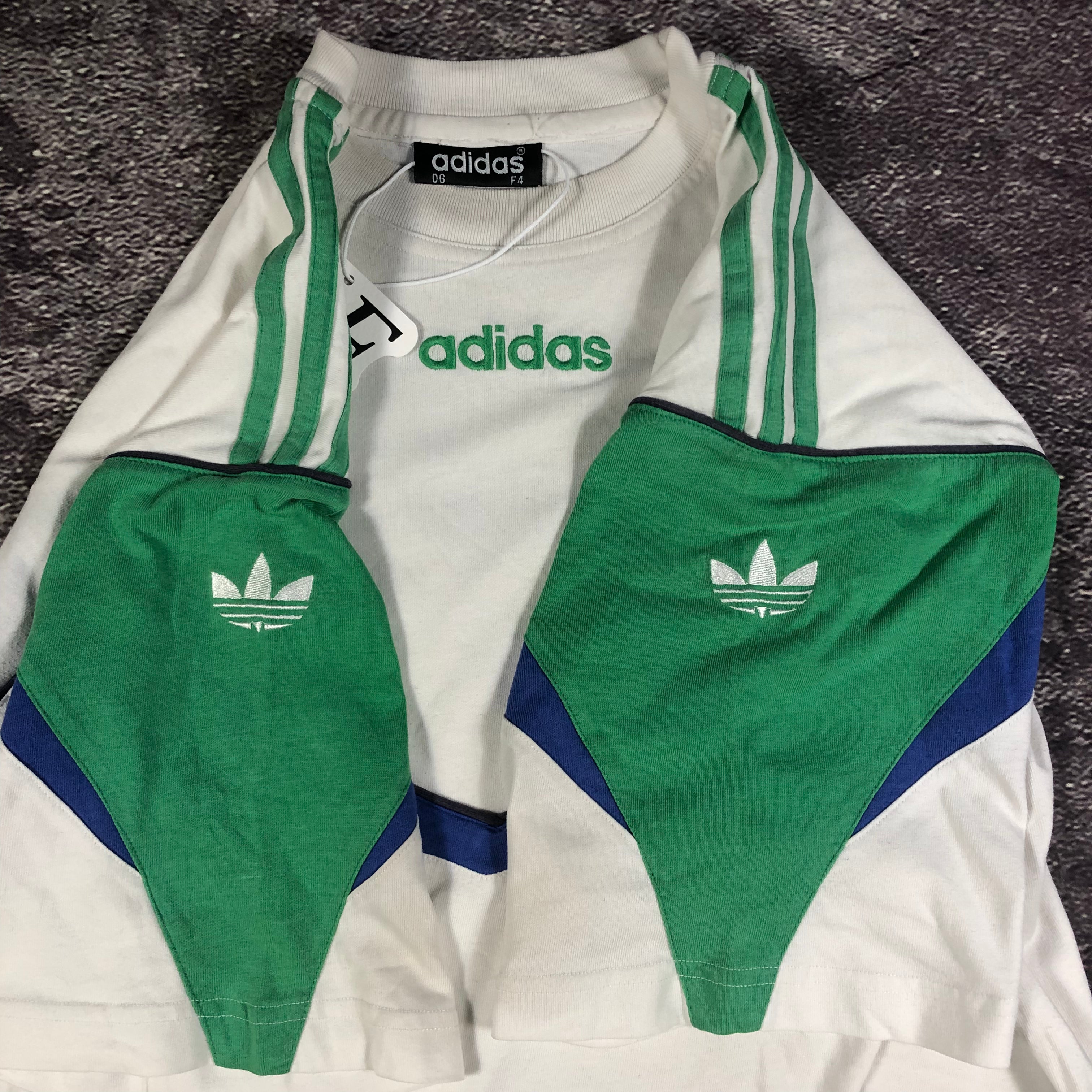 Vintage Adidas T-shirt Size M