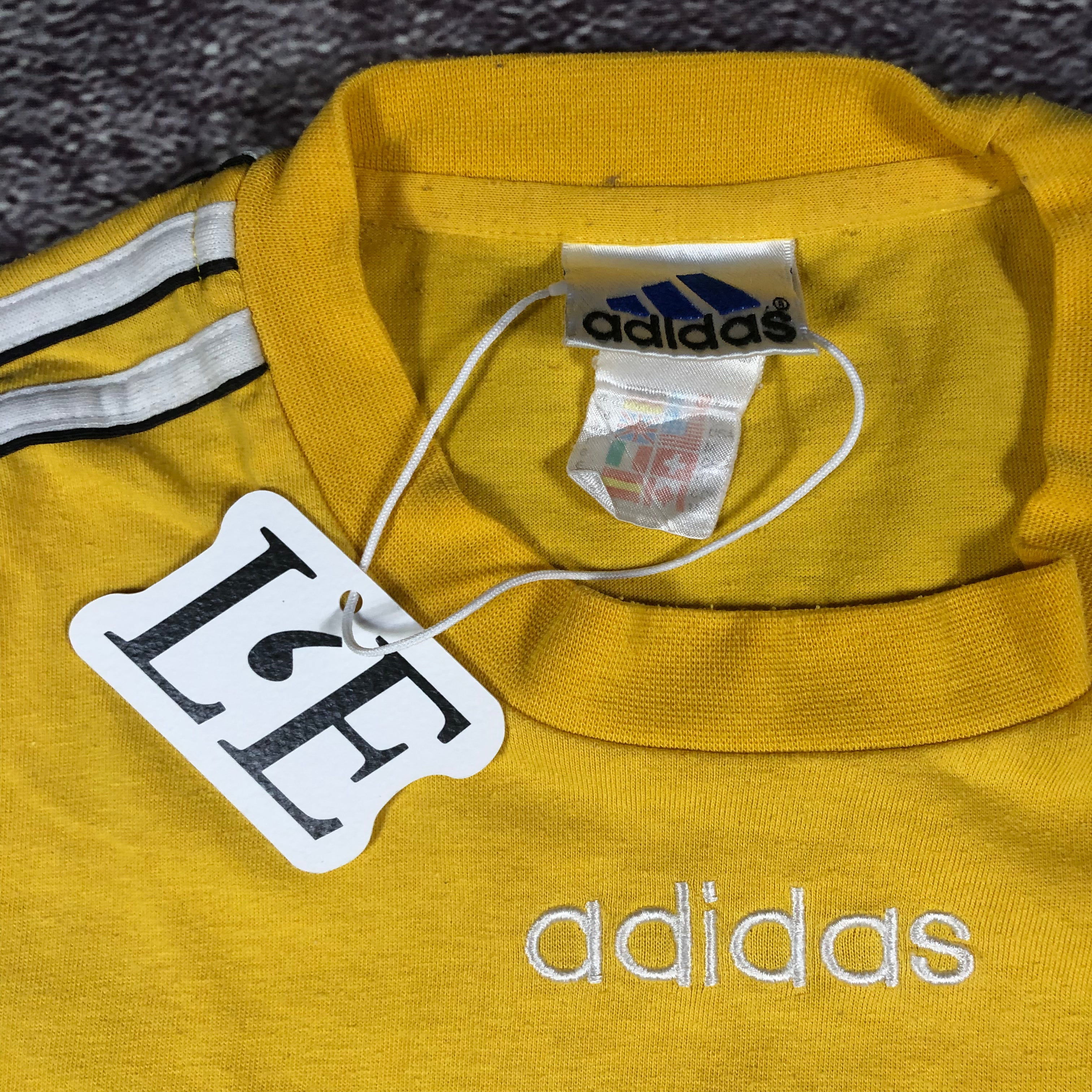Vintage Adidas T-Shirt Size M